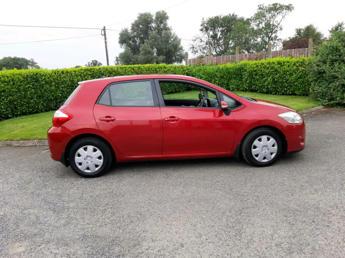 Toyota auris 1.4 turbo diesel nct 03/26 taxed. - Image 2