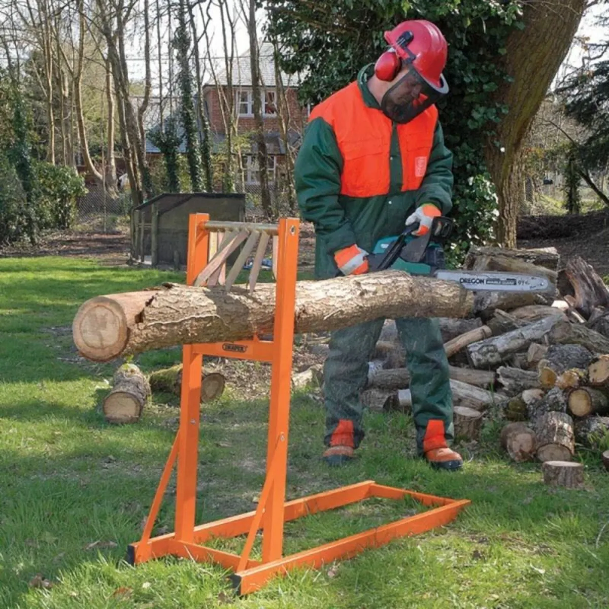 Draper Petrol 25.4cc Chainsaw + Steel Log Stand - Image 2