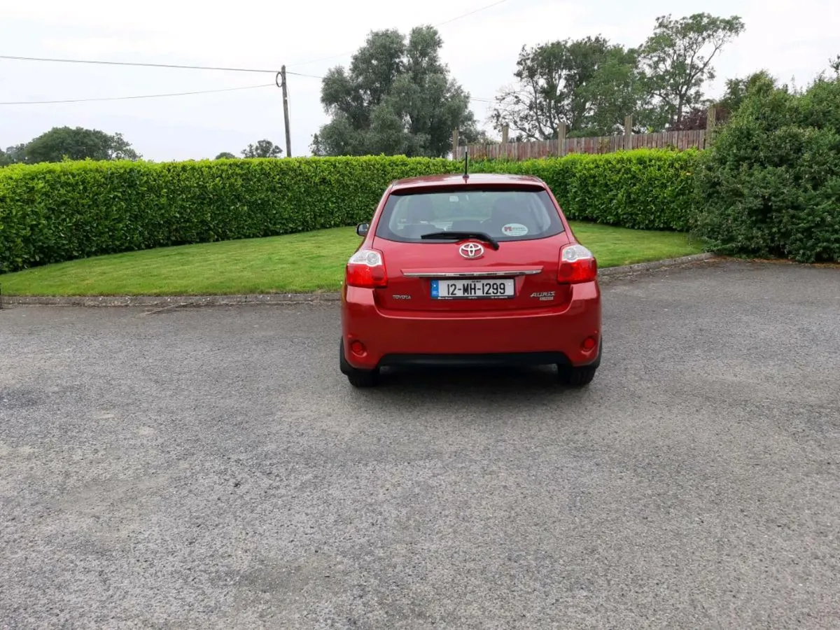 Toyota auris 1.4 turbo diesel nct 03/26 taxed. - Image 3