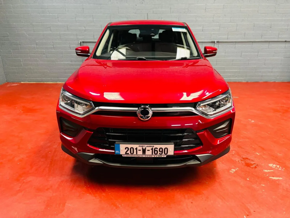 SsangYong Korando ES 1.6 DSL MT 2WD 4DR 5DR - Image 2