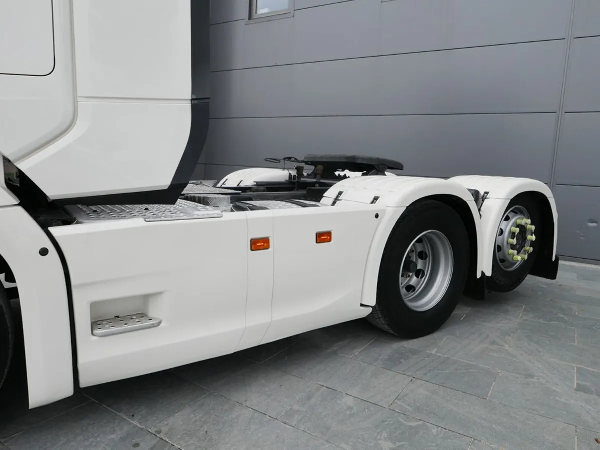 Scania R450 N/G Highline 6x2 Tag Axle Auto Gearbox - Image 4