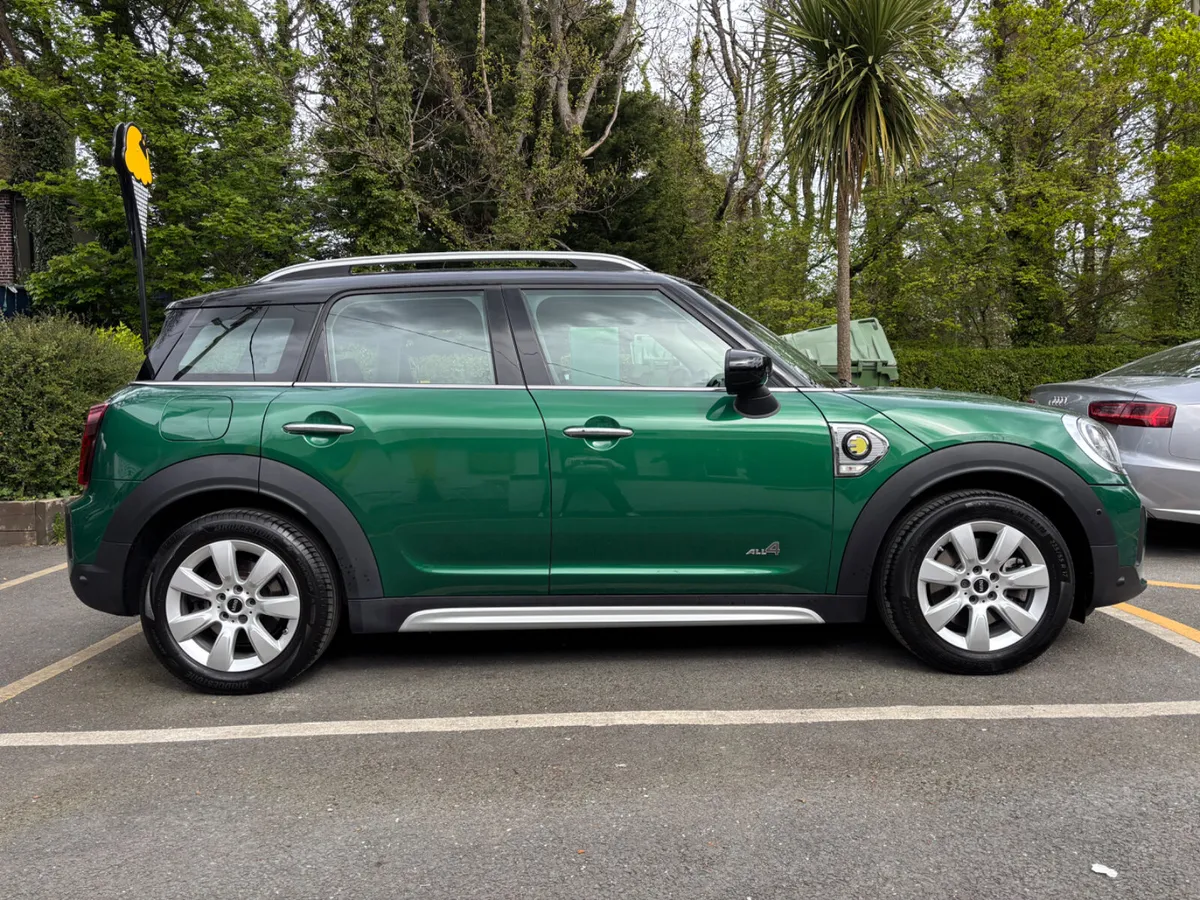 2023 MINI COUNTRYMAN PHEV -  COOPER SE ALL4 - FSH - Image 4
