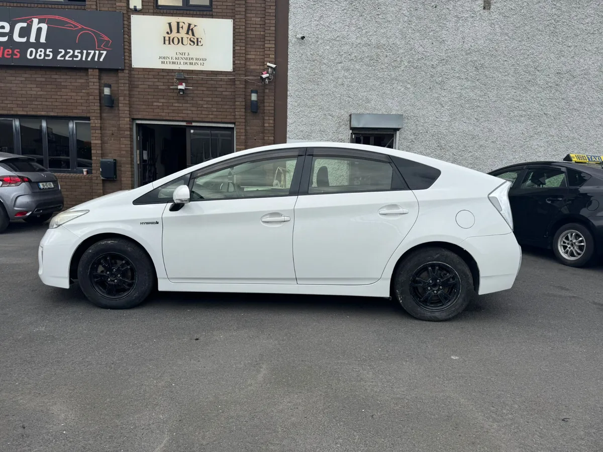 Toyota Prius 2014 - Image 4