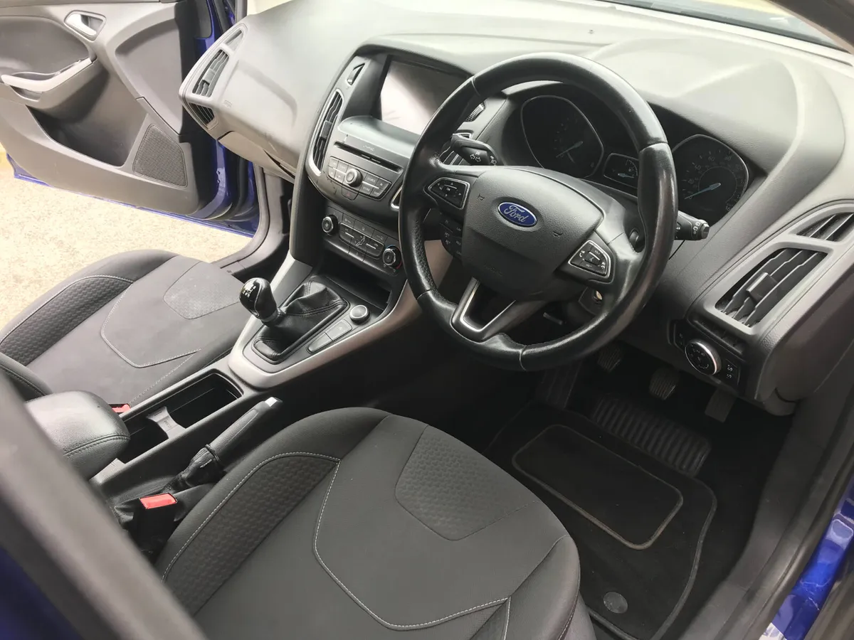 Ford Focus 1.0L Petrol Zetec Only 52000 miles... - Image 2