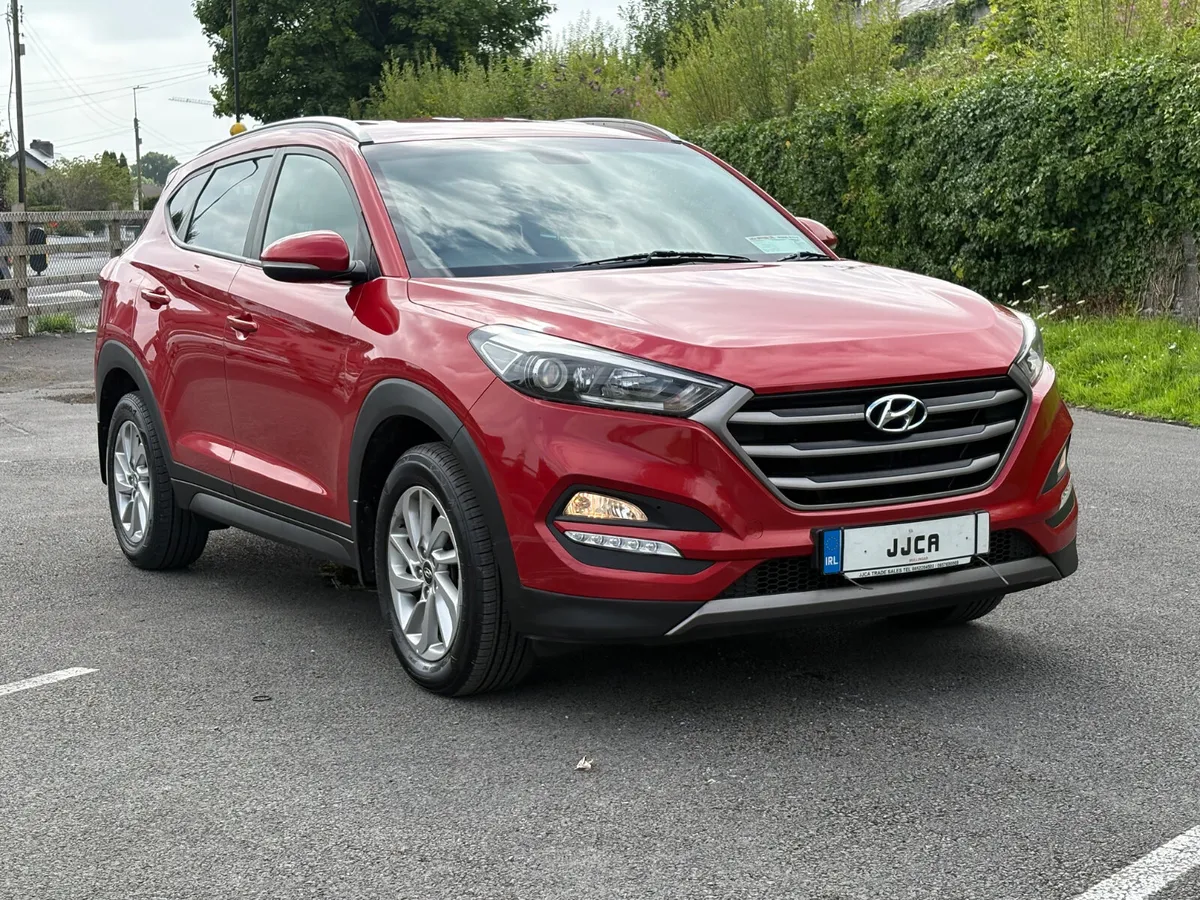 ABSOLUTELY IMMACULATE 2016 HYUNAI - Image 2