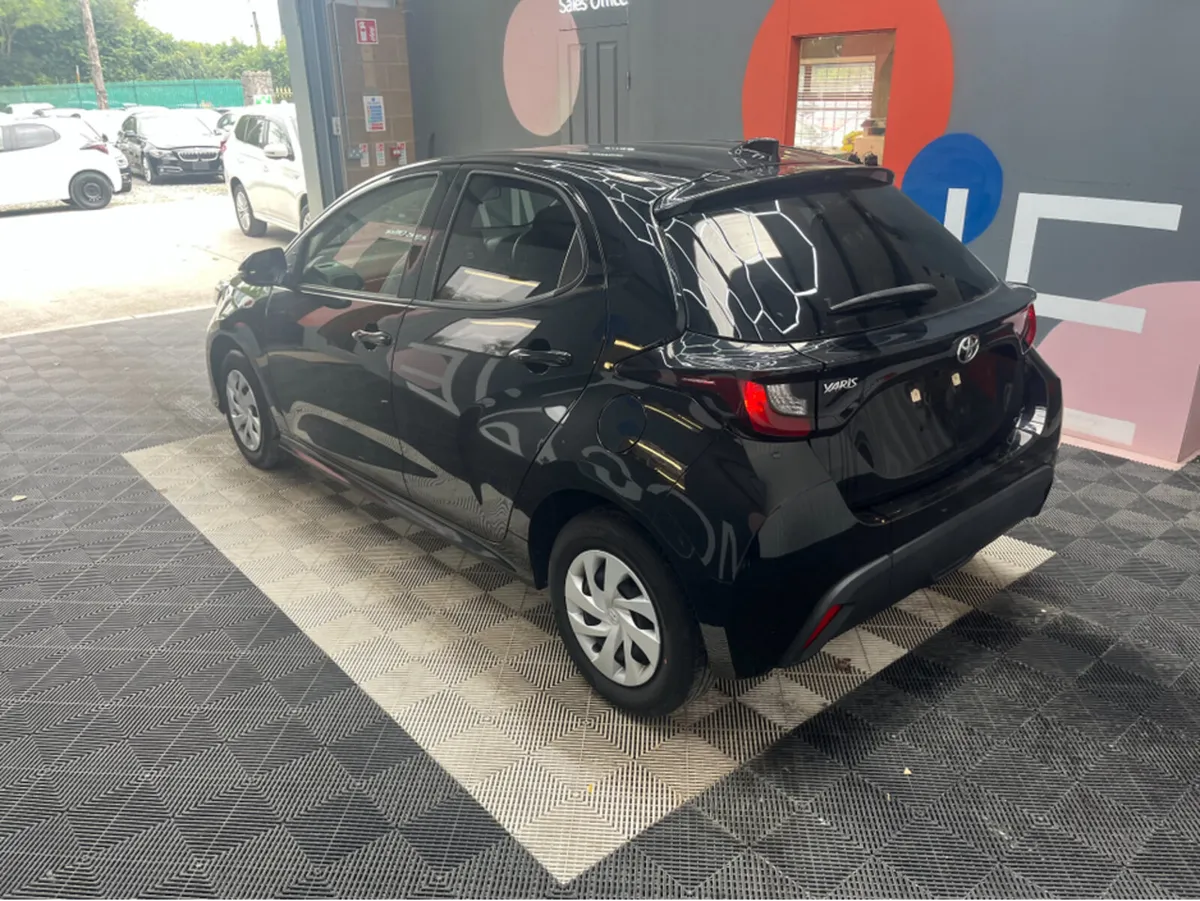 Toyota Yaris YARIS AUTOMATIC 1.0 PETROL / 34K KMS - Image 4