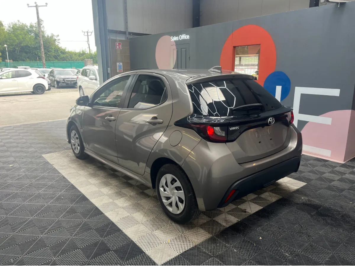 Toyota Yaris ONLY €16950! YARIS AUTOMATIC 1.0 PETR - Image 4