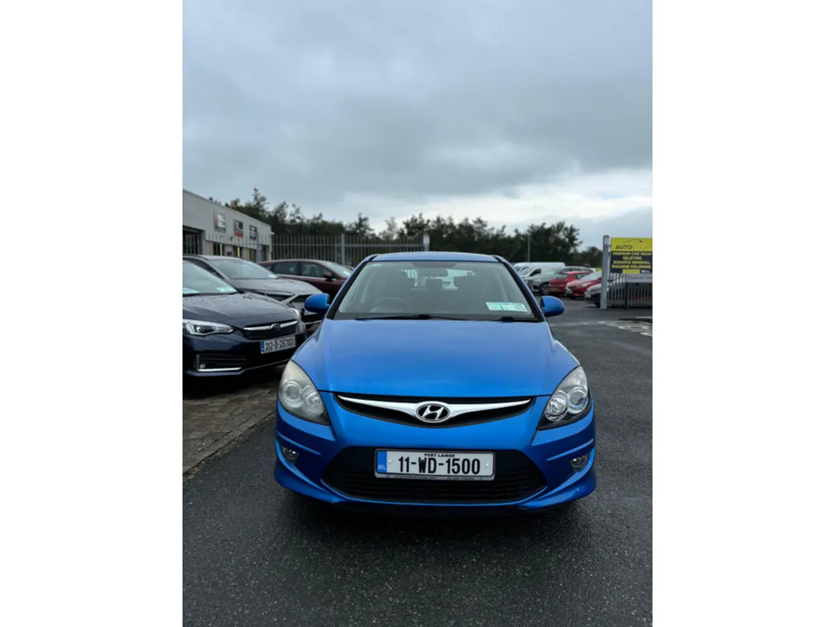 Hyundai i30 1.6 COMFORT CRDI 5DR - Image 2