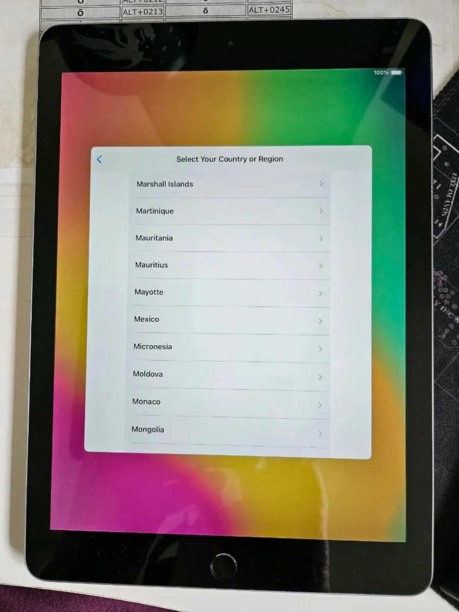 iPad 6 gen - Black 128GB - Image 1