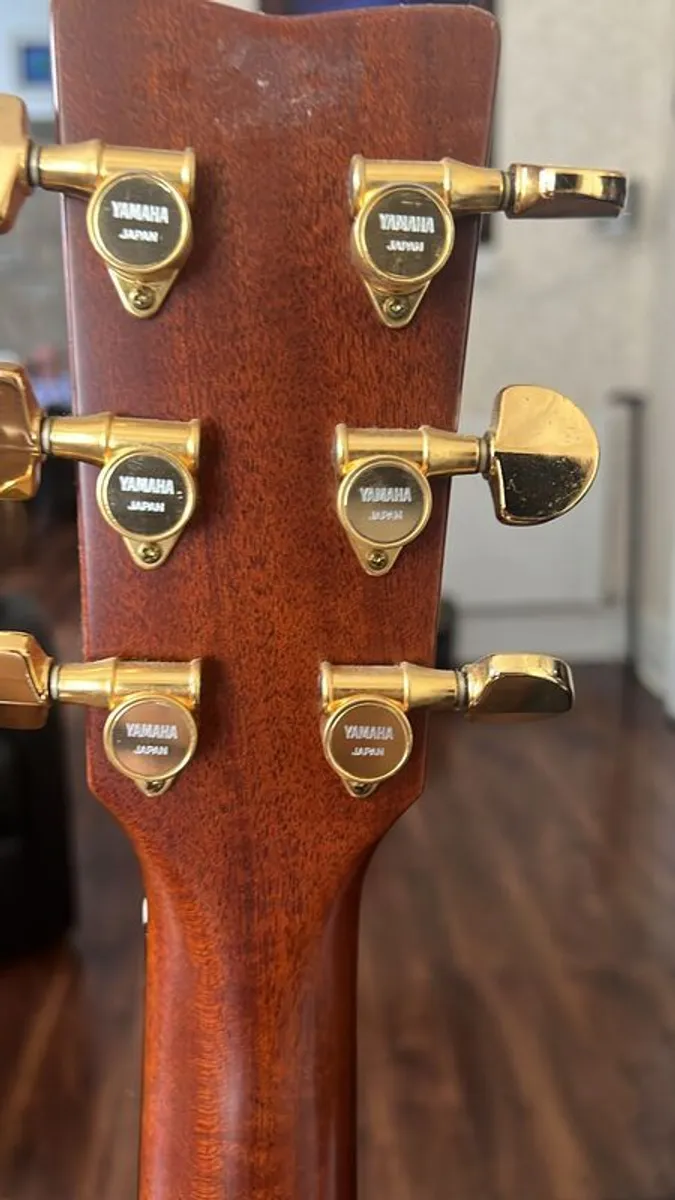 Yamaha LL-15 Guitar - Image 4