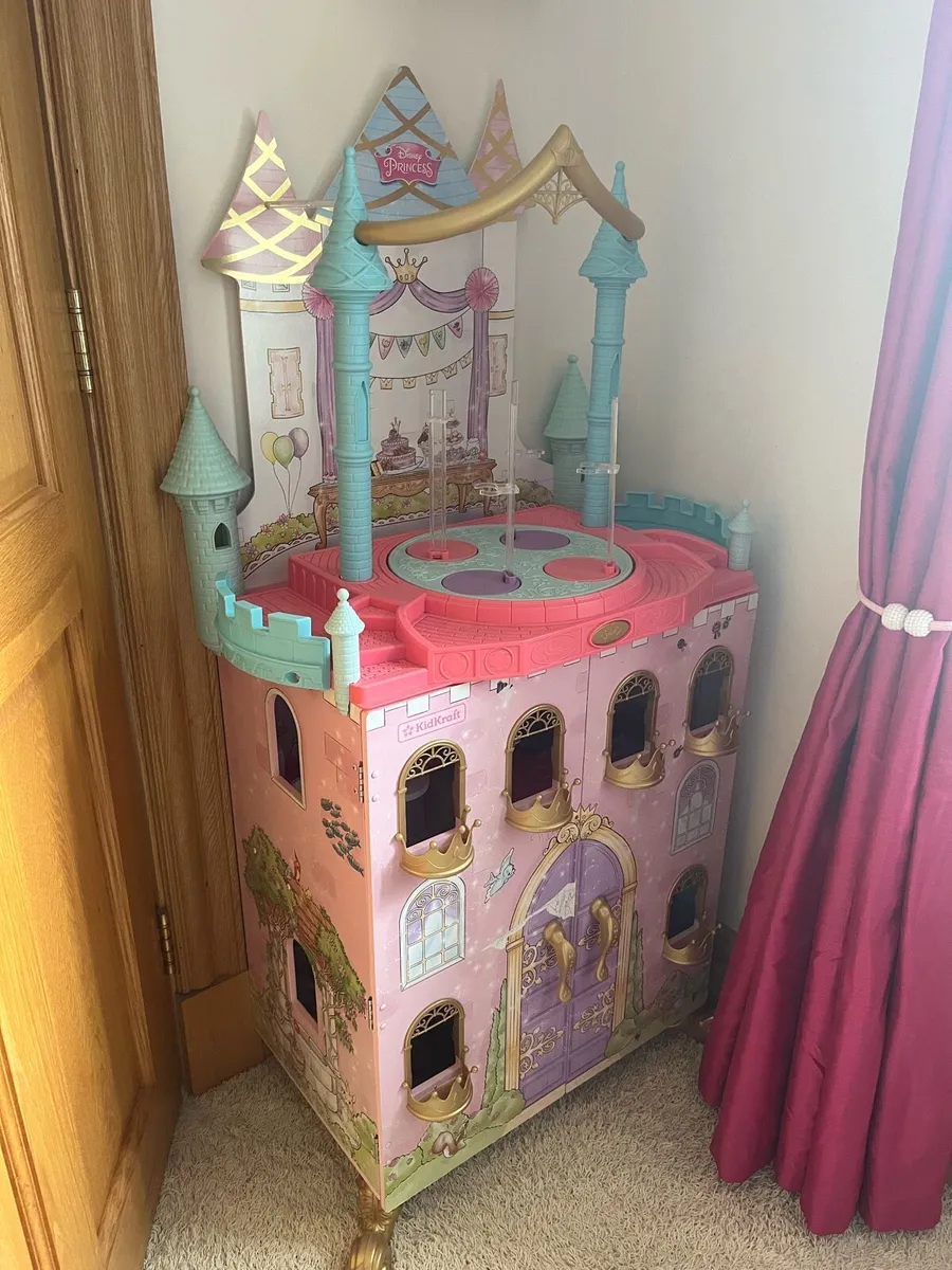 Princess Dream Dollhouse - Image 1