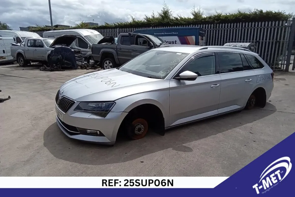 2018 SKODA SUPERB BREAKING FOR PARTS - Image 1