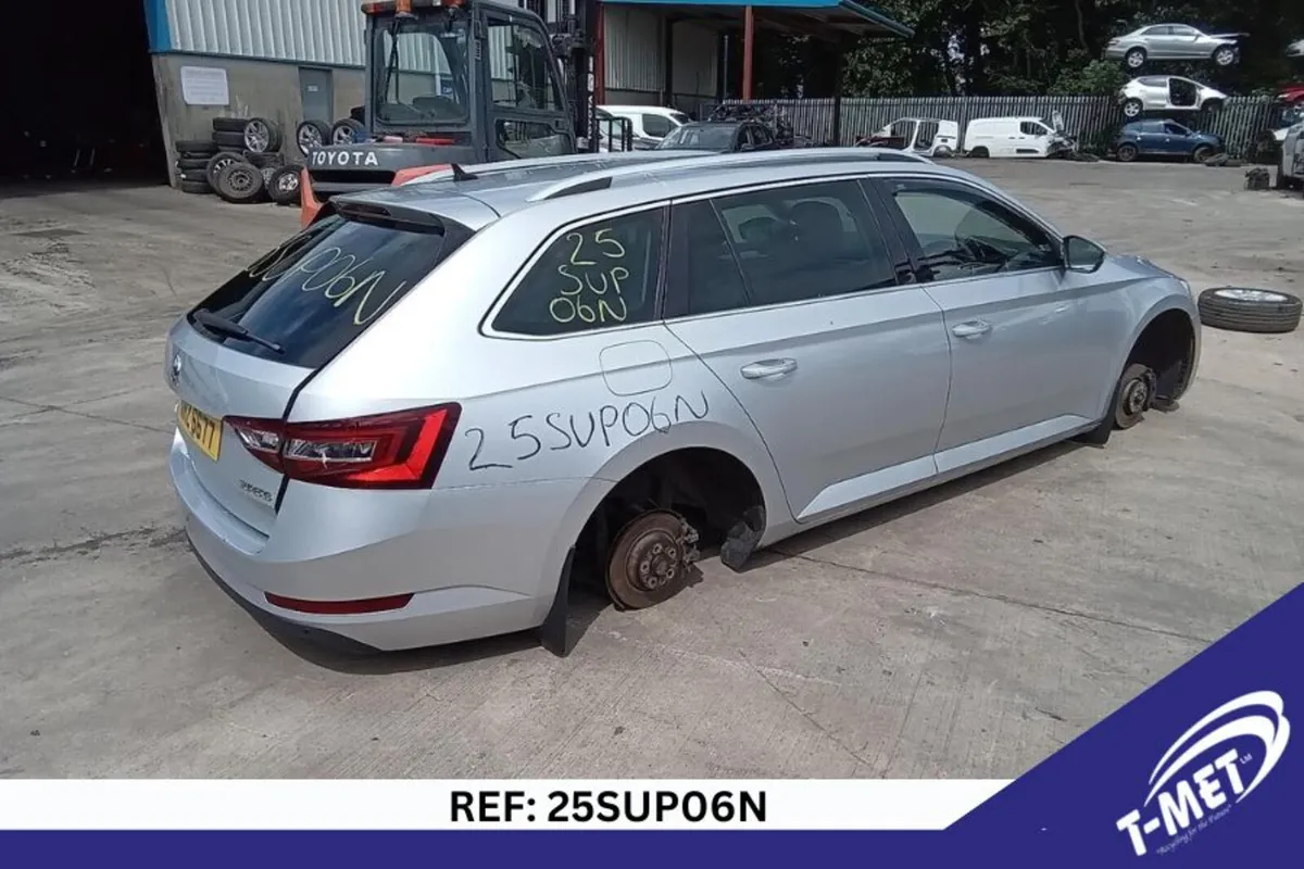 2018 SKODA SUPERB BREAKING FOR PARTS - Image 4