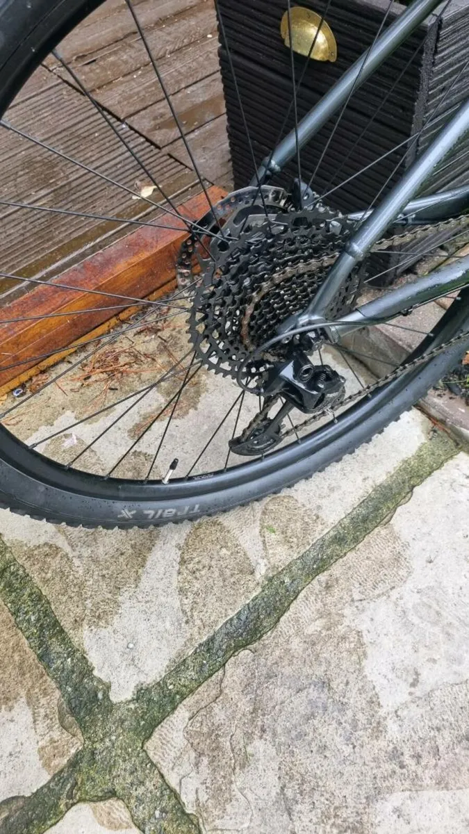 TREK EXCALIBER 8 - Image 4