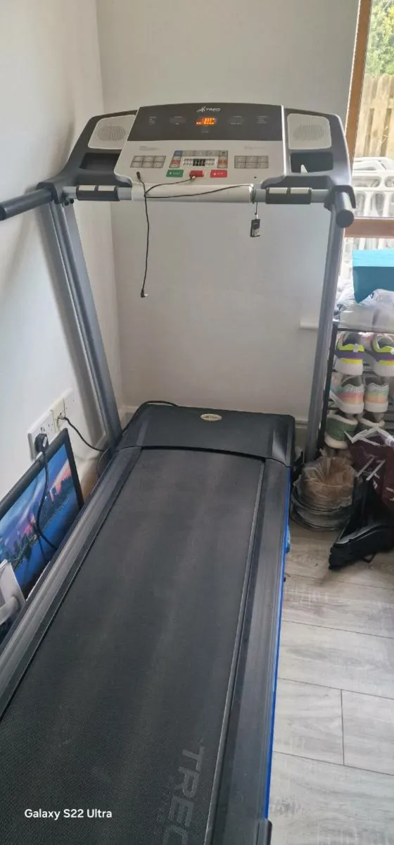 T105 Treadmill (speakers & fan) - Image 2