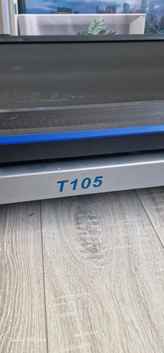T105 Treadmill (speakers & fan) - Image 3