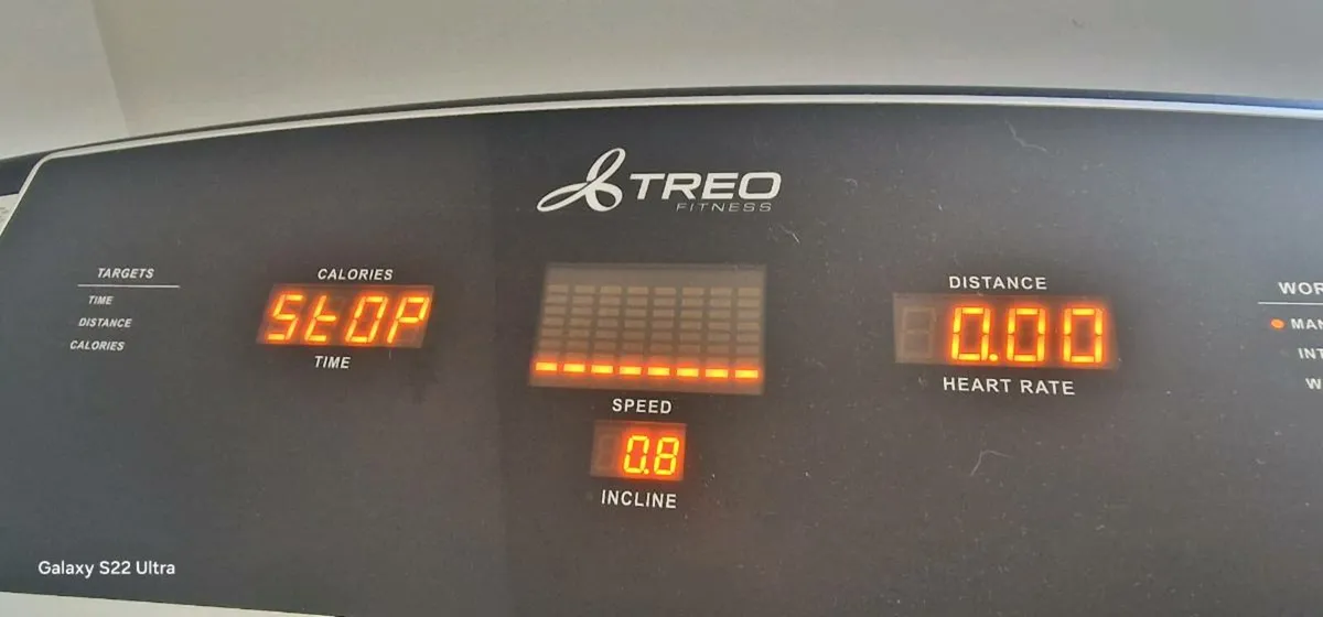 T105 Treadmill (speakers & fan) - Image 4