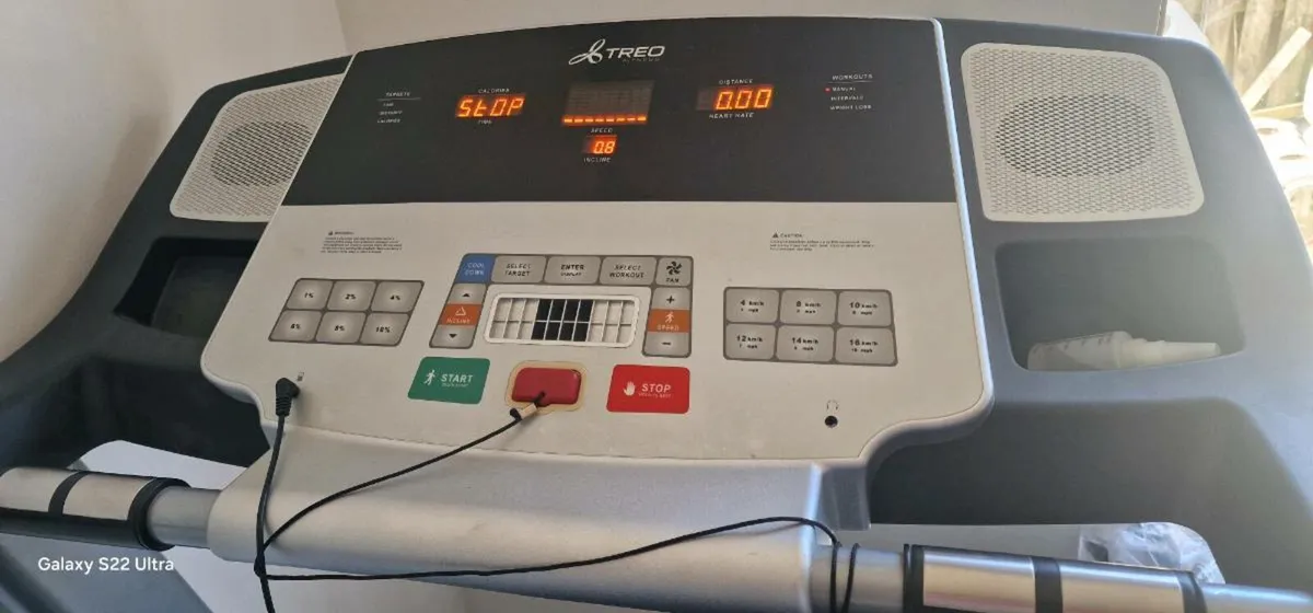 T105 Treadmill (speakers & fan) - Image 1