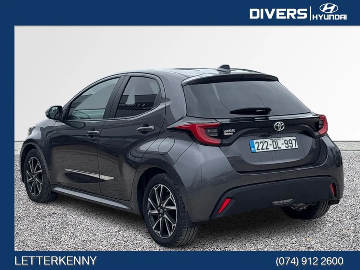 Toyota Yaris Luna Sport - Image 3