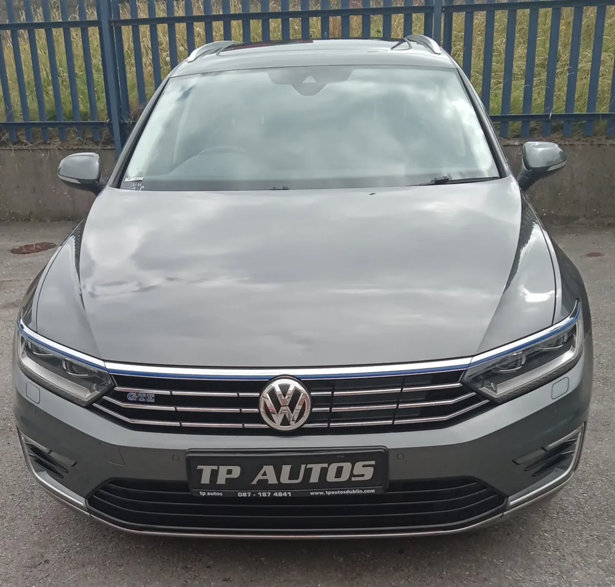 Volkswagen Passat 2016 Pan roof 10 vw services - Image 4