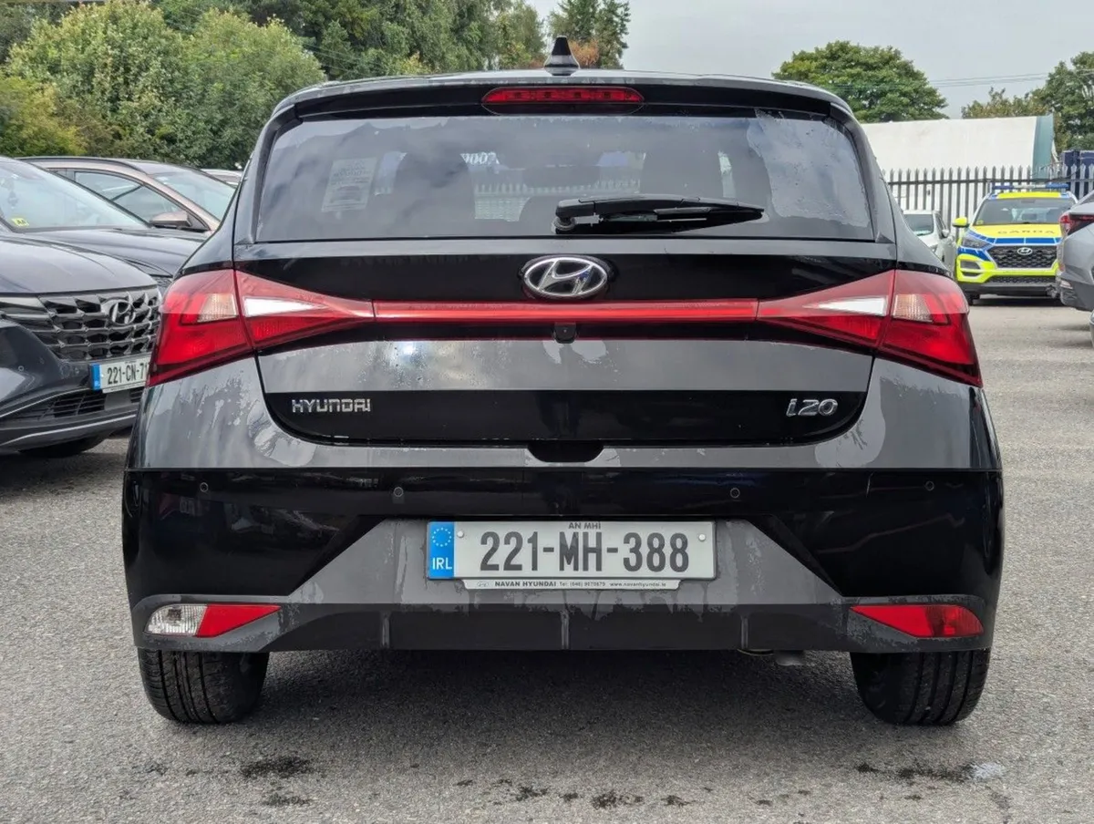 Hyundai i20 1.0i Deluxe Plus Auto  just IN - Image 4