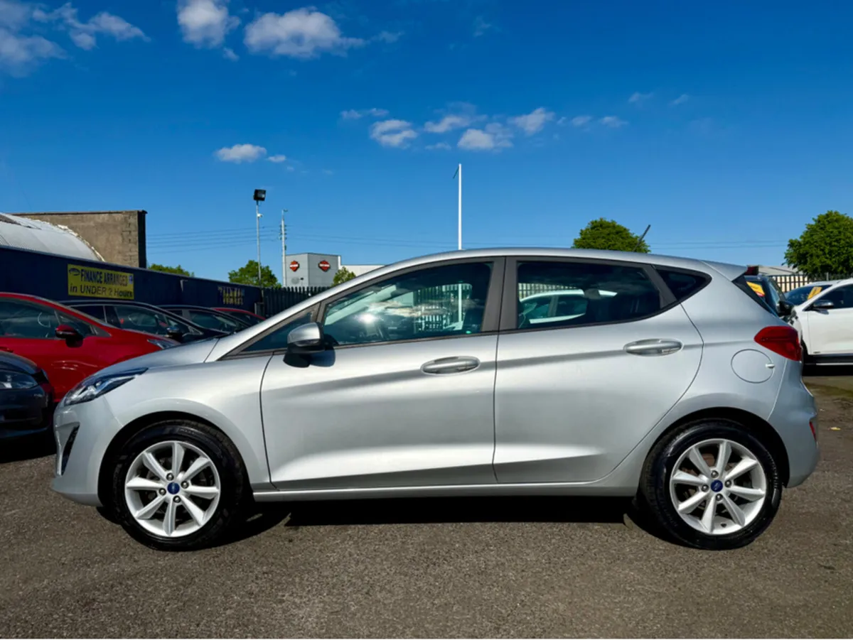 Ford Fiesta 1.1 ZETEC 5DR  ** LOW MILEAGE IRISH CA - Image 4