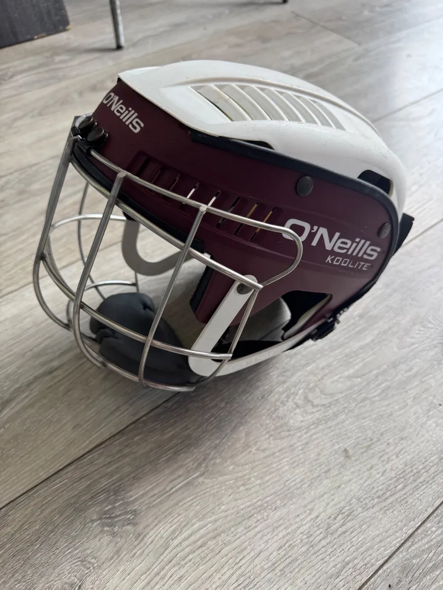 Hurling helmet - Image 2