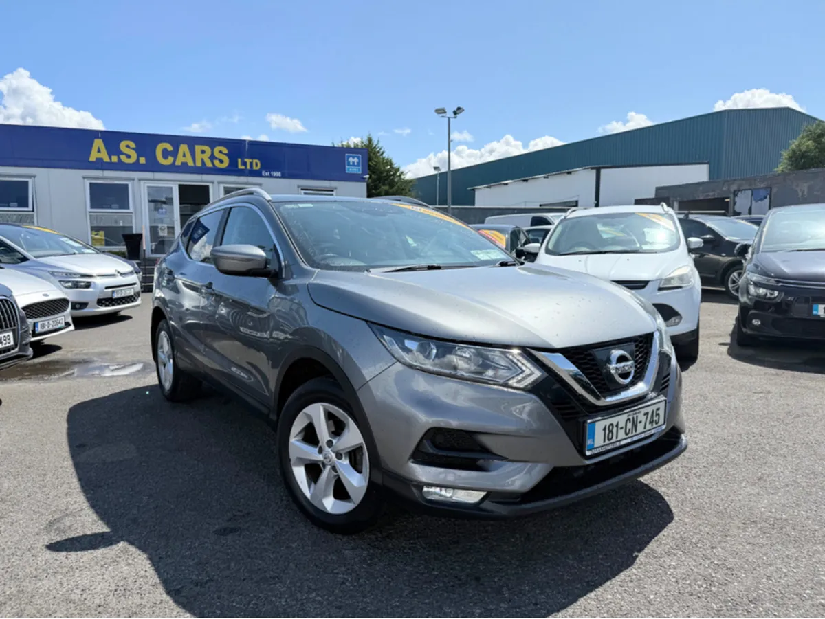 Nissan Qashqai 1.5 SV ** PANORAMIC GLASS ROOF ** R - Image 2