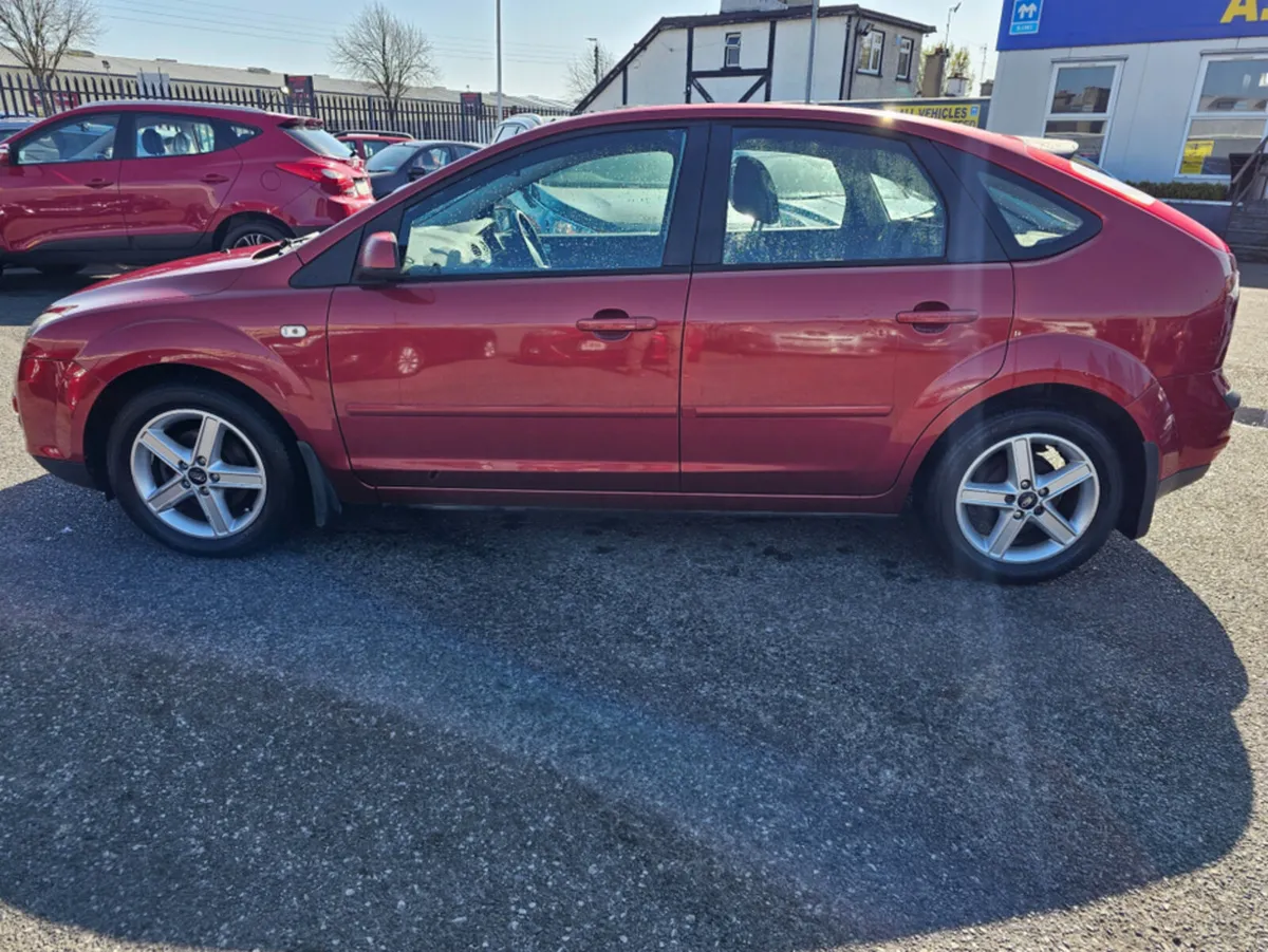 Ford Focus STYLE 1.4 80PS 5DR - Image 4