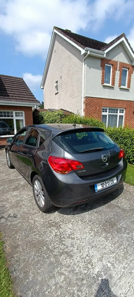 Opel Astra 2010 - Image 4