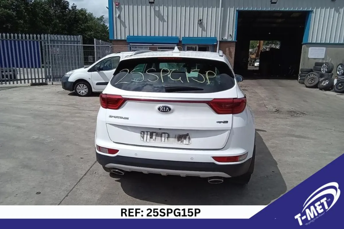 2017 KIA SPORTAGE BREAKING FOR PARTS - Image 2
