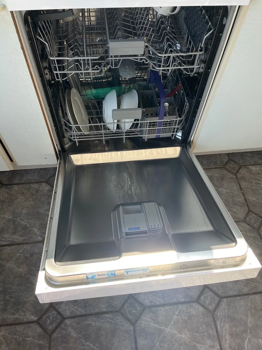 Dishwasher - Image 1
