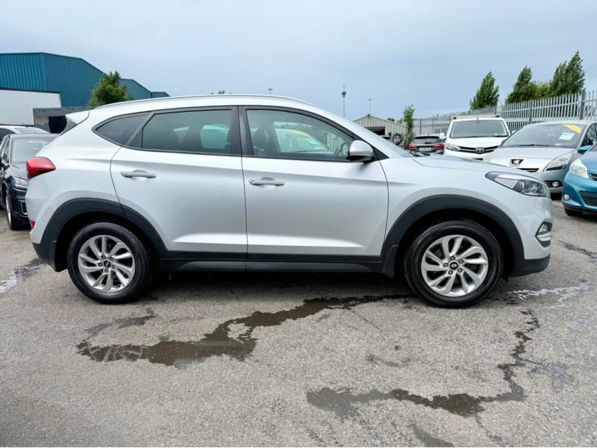 Hyundai Tucson 1.7 EXECUTIVE ** FULL LEATHER INTER - Image 4