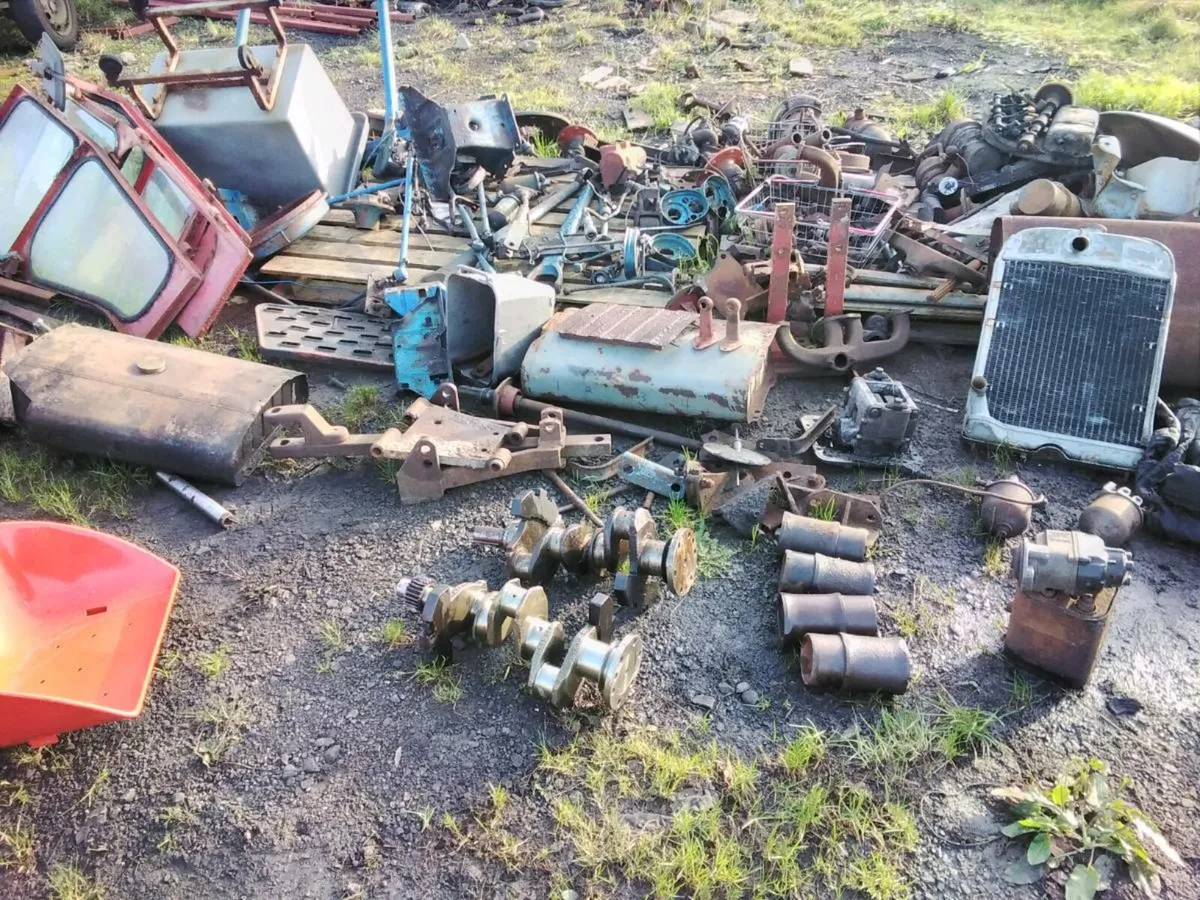 Massey ferguson 35 135 65 20, dexta parts,tyres - Image 2