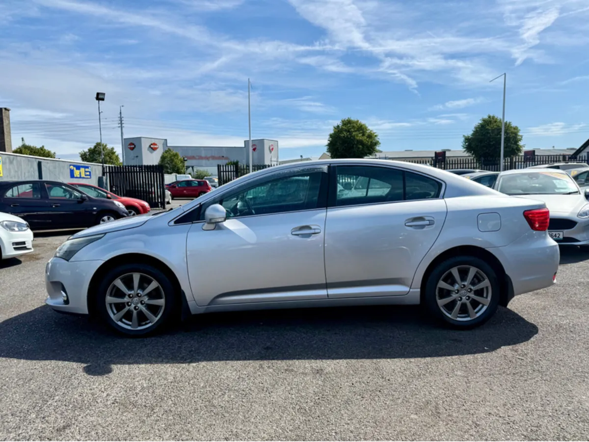 Toyota Avensis 2.0 D-4D AURA ** HIGHLY MAINTAINED - Image 4