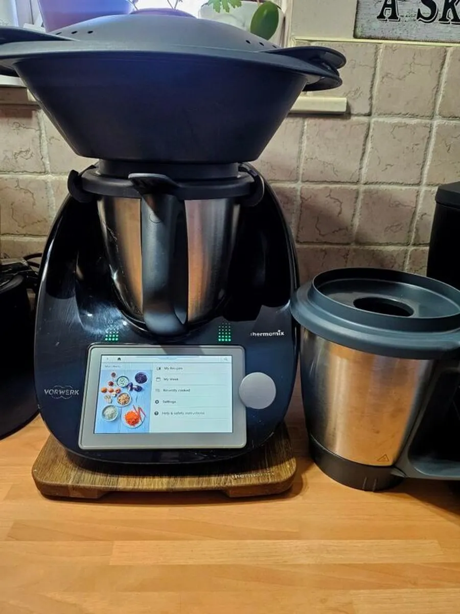 Thermomix tm6 Black Limited Edition + 2nd bowl - Image 1