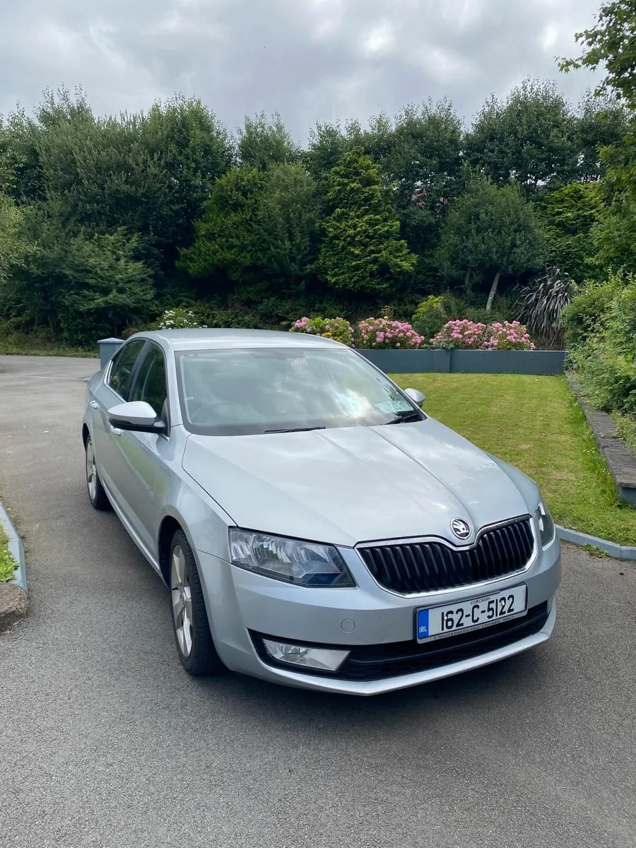 Skoda Octavia 2016 - 1.6L diesel - low mileage - Image 1