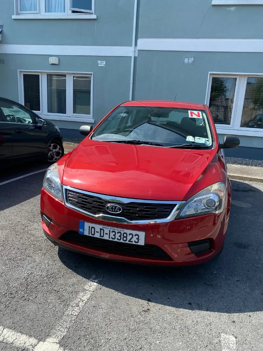 Kia Ceed 2010 - Image 1