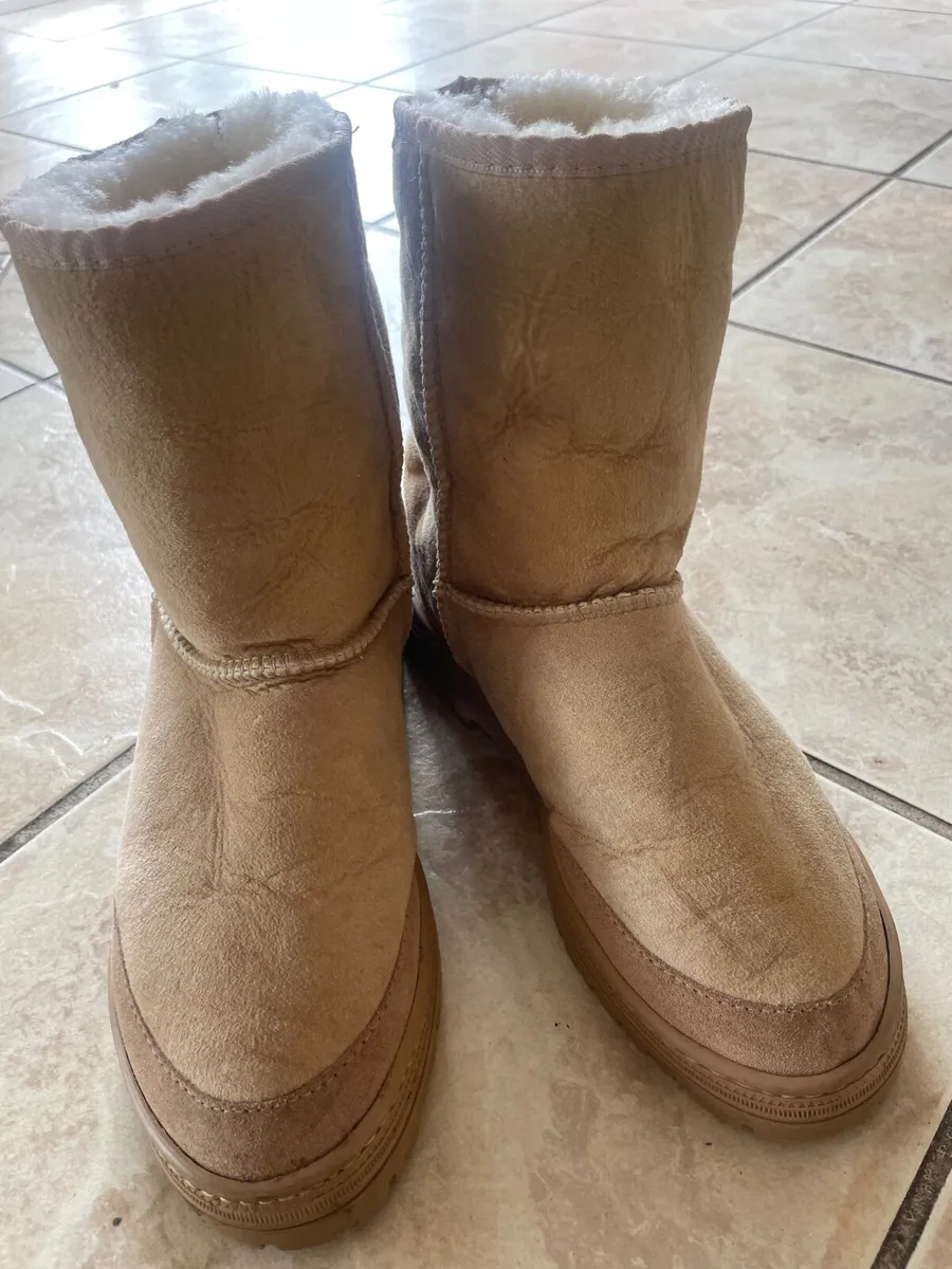 Boots - Image 1