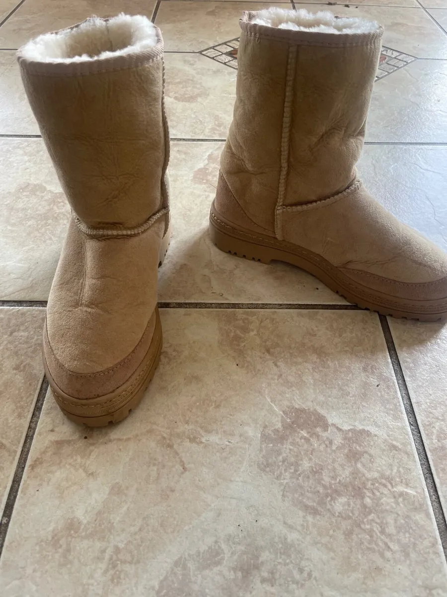 Boots - Image 3