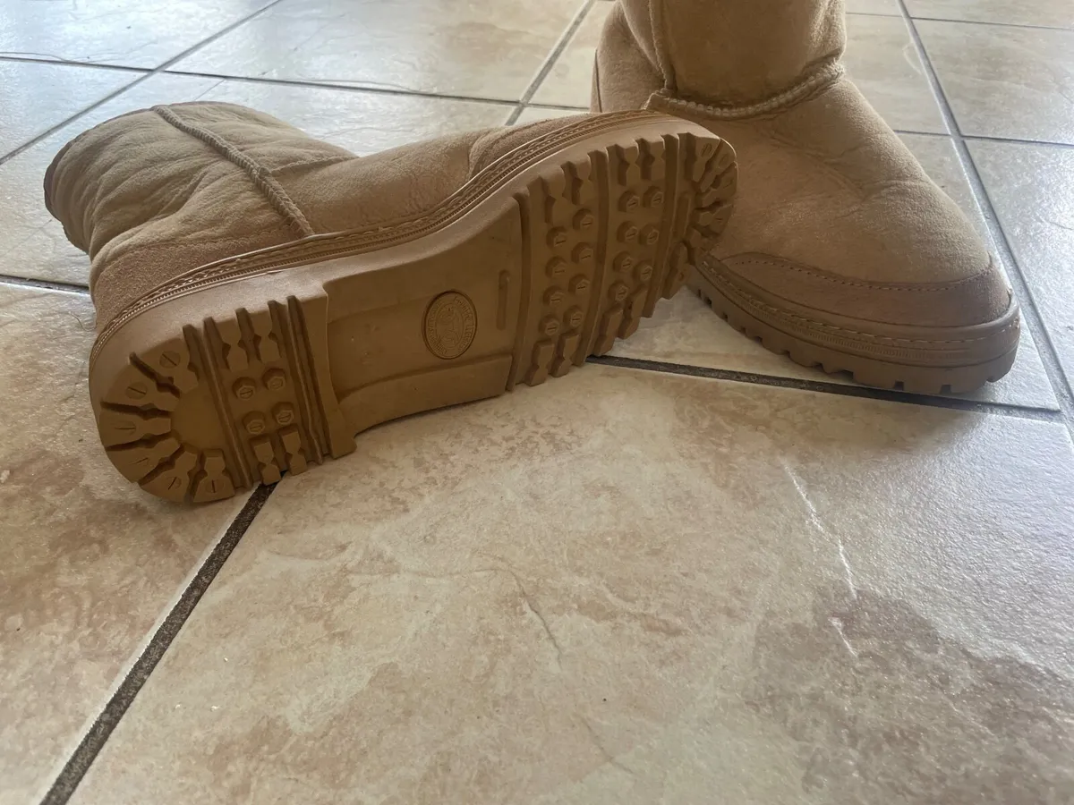 Boots - Image 4