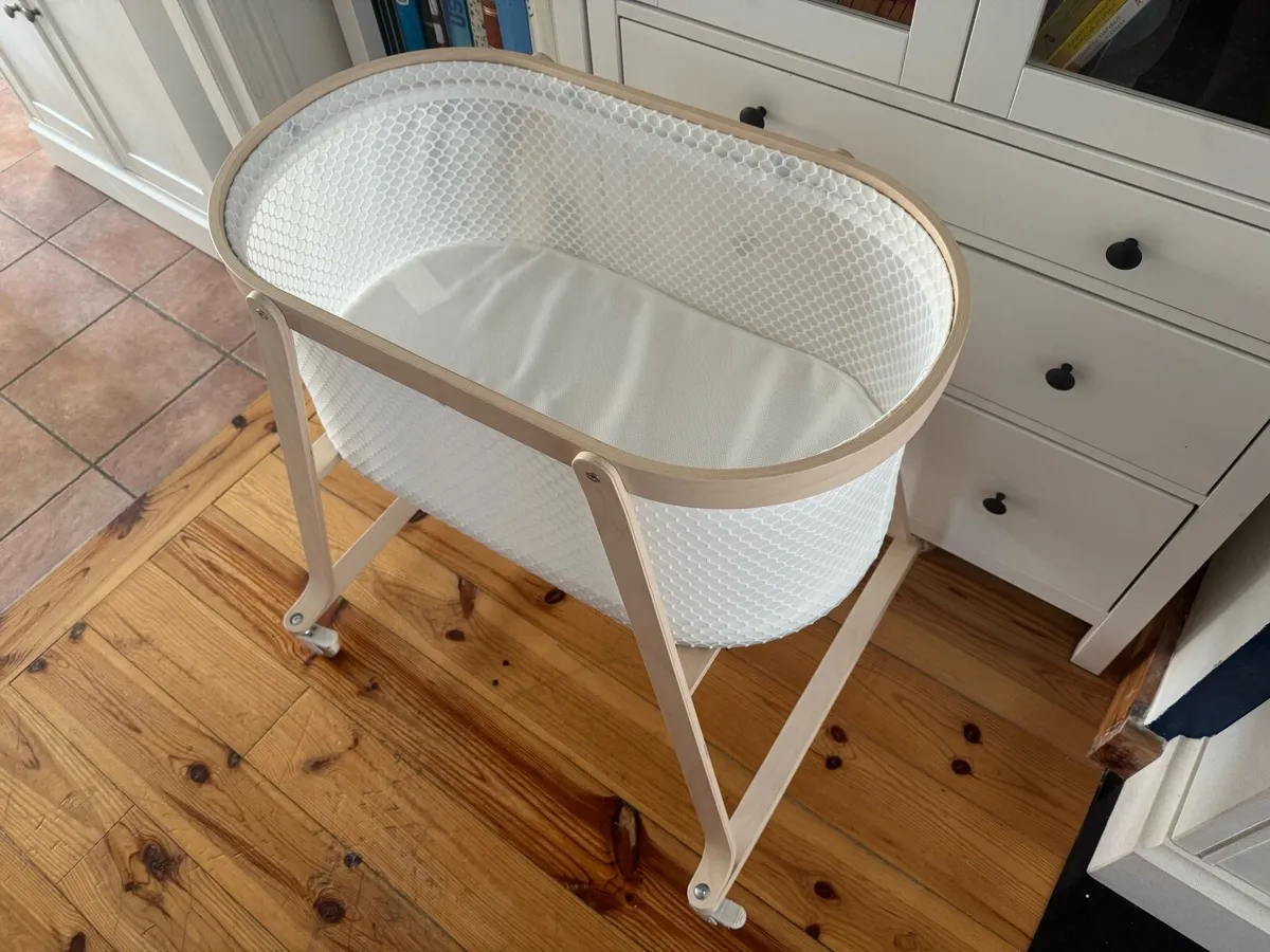 Ikea Baby Bassinet ÄLSKVÄRD with mattress - Image 2