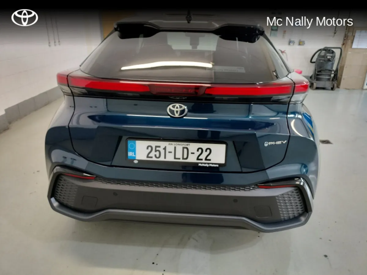 Toyota C-HR PHEV SOL DEMO TOP SPEC PAN ROOF LOW KM - Image 4