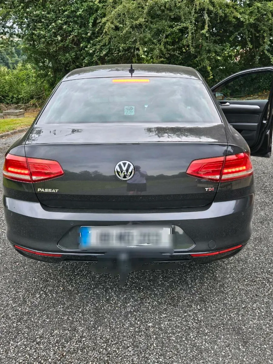 Volkswagen PASSAT 1.6 Comfortline - Image 2