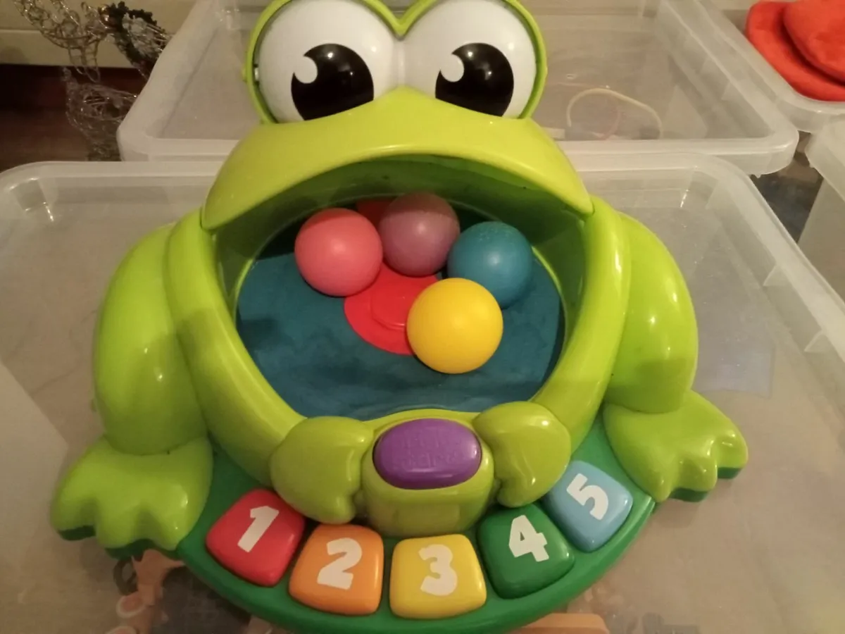 Bright Starts Pop & Giggle Pond Pal / frogs - Image 1