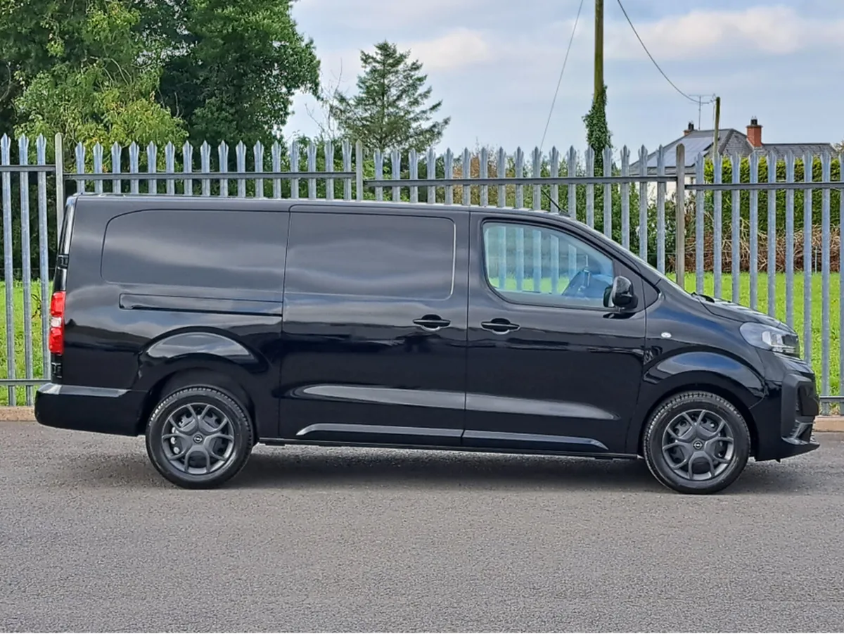 Opel Vivaro SPORTIVE 1.5TD 120BHP L2H1 **REV CAMER - Image 4