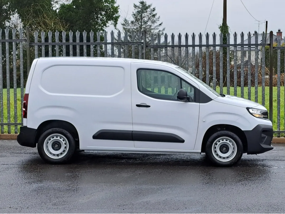 Opel Combo KOMFORT L1H1 1.5TD 100BHP   **PLYLINED* - Image 3