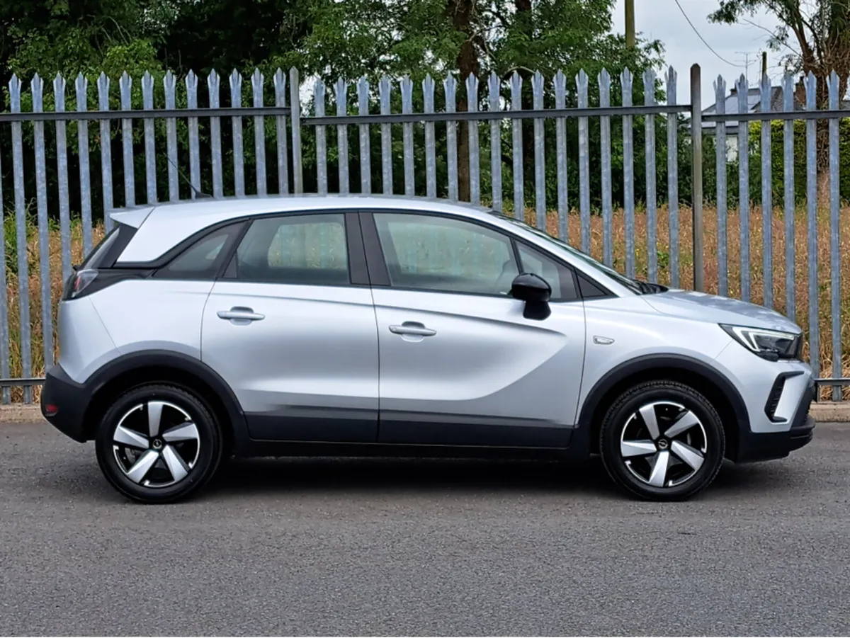 Opel Crossland SC 1.5TD 110PS **LED HEADLIGHTS** - Image 2