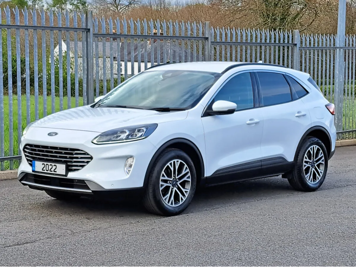 Ford Kuga TITANIUM 1.5TD 120BHP **HALF LEATHER*REV - Image 4