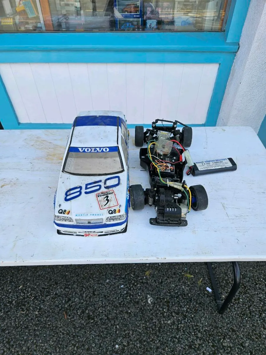 Remote Control Volvo 850 - Image 1